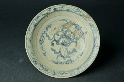 15-16世紀 安南鉄絵花草紋皿・シーサッチャナーライ窯・スコータイ～アユタヤ朝 ★【YB】ベトナム古玩古玩骨董SH04