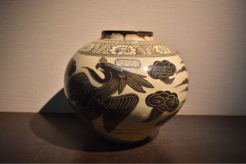 【GE】Y238【コレクター所蔵品】宋時代 磁州窯鳳凰紋壷 /中国古玩 中国美術 骨董品 時代品 美術品 古美術品 