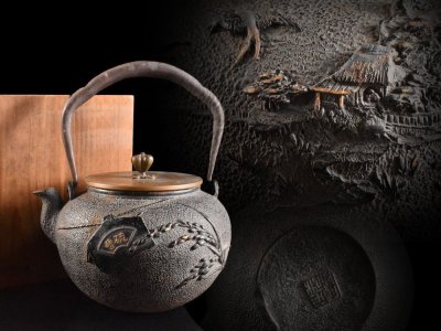 【雲】某名家買取品 時代 鉄瓶 山水稲穂金象嵌彫刻 銅蓋 鉄瓶 在銘 箱付 古美術品(茶道具 鉄壺 湯沸 硫曹)AY7131 LDTmnb CUTDokj