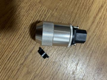 OYAIDE オヤイデ　プラグ F-1 f1プラグ M1プラグ同時出品中　オーディオ電源ケーブル用