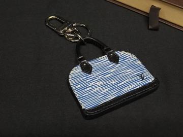 1円 ■美品■ LOUIS VUITTON ルイヴィトン M64522 エピ ポルトクレ アルマ キーホルダー キーリング バッグチャーム ブルー系 FW2574