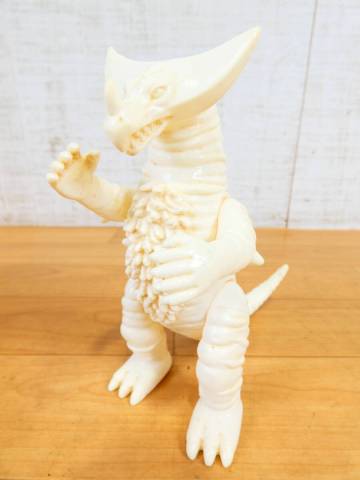 (S)◎希少 当時もの バンダイ ウルトラ怪獣 ソフビ人形 ウルトラコレクション 白成型 古代怪獣 ゴモラ 全高約17cm 旧ソフビ 1983年 ＠60(1)