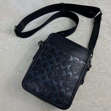 【現行/未使用級】COACH コーチ メンズ ショルダーバッグ サリバン 斜め掛け クロスボディ サコッシュ シグネチャー レザー ロゴ エンボス