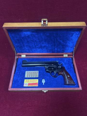 MGC44マグナムPPCカスタムレプリカ。化粧箱入り。綺麗な状態のショップ製作中古品。