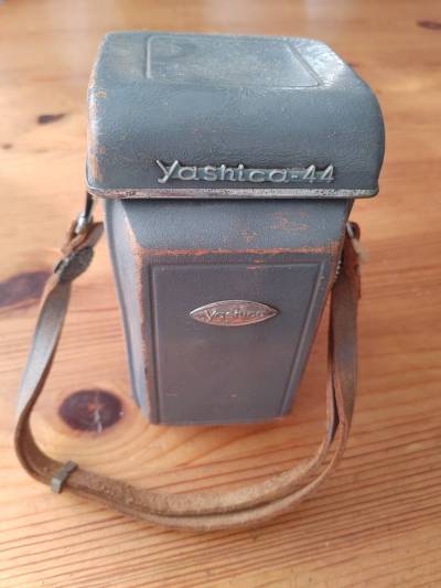 ☆　1円スタート　YASHICA-44　カメラ　ケース付　☆