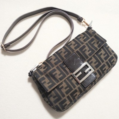 １円 美品 フェンディ ズッカ マンマバケット ワンショルダーバッグ ブラウン FENDI キャンバス アクセサリーポーチ ロゴ ショルダー社外品