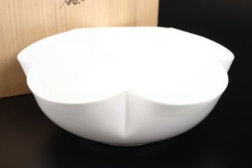 【江】人間国宝 井上萬二 白磁花形花器 鉢 直径29㎝&times;高さ11.5㎝ 在銘 古美術品(花生花入大鉢深鉢盛鉢菓子鉢)XZ951 UTDBjske OTbnxb