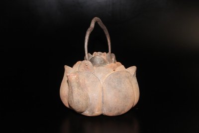 【江】釜師名人『康熙四十三年九月六日吉日造』銘 蓮花形鉄瓶 高さ20㎝ 古美術品(茶道具茶器薬缶湯沸)BX1999 CTLBfgyri Lkiji