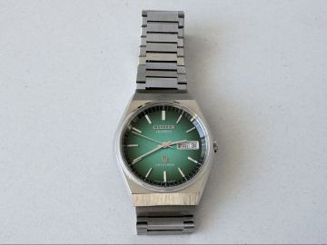 ☆1000円スタート☆　シチズン　クリストロン　グリーン　デットストック品　　CITIZEN　CRYSTRON
