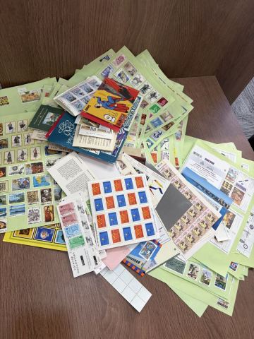 【1スタ】【宝探し】記念切手 バラ 外国 海外　色々　まとめ　ジャンク