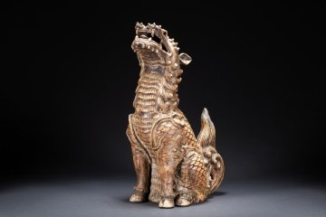 【清】関西某オークション購入 江戸～明治時代 白磁 麒麟紋置物 傷あり 極細工 古置物 古擺件 古美術7L11-22S7