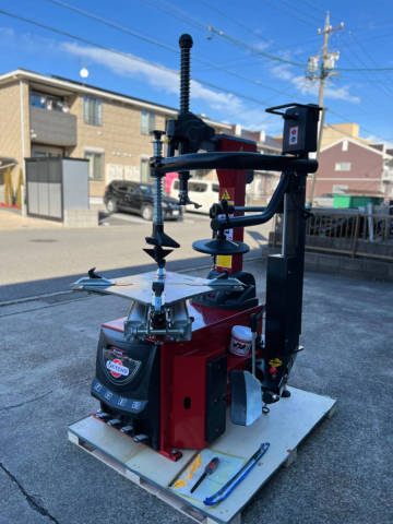 新品　タイヤチェンジャー　三相200V　サポートアーム付　最大26インチ 　在庫　即納品