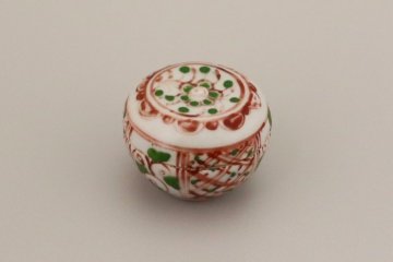 【GTS】安南色絵花文小丸合子17～18世紀