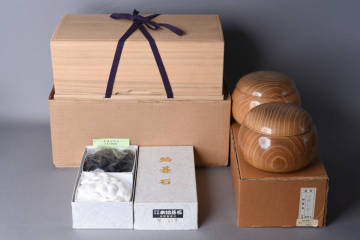 【SBCB/G】5817 日向特製 本蛤碁石 雪36号 元箱付き　アカシヤ超特大碁笥　桐製超特大碁笥箱　3点セット 囲碁　碁石　本蛤碁石　那智黒碁石