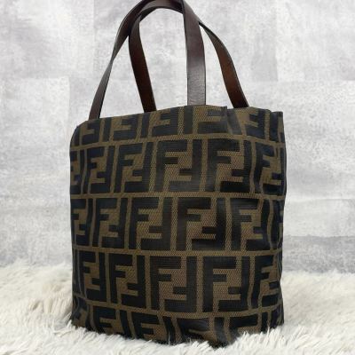 美品 FENDI フェンディ ハンドバッグ トートバッグ ビジネス キャンバス レザー ズッカ 総柄 ロゴ 通勤 通学 書類 ロゴプレート ステッチ 