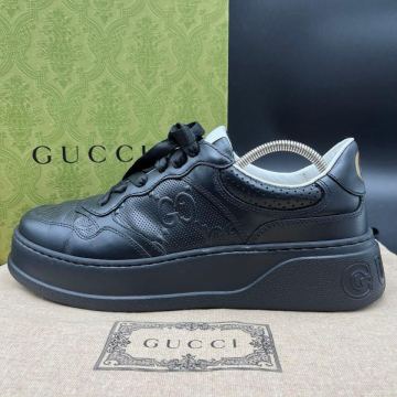 1円 【美品】 GUCCI グッチ 【圧倒的高級】 GGエンボス インターロッキング 厚底 メンズ スニーカー シューズ 靴 ブラック 26.5cm相当