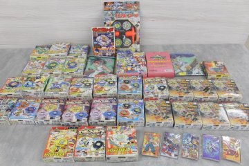 【行董】爆転シュート ベイブレード ベイブレードジュニア ペインレーター4 ドラグーンF ランダムブースター 未開封有 現状品 XX000AKU37