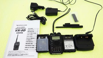 VX-8D【YAESU】50/144/430MHz(FM)5W AM(1W)トリプルハンディトランシーバー　現状渡し品
