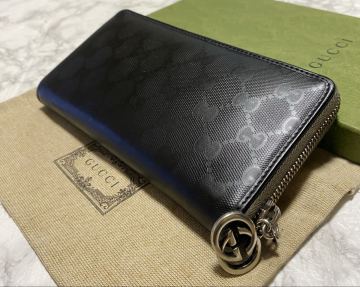 【正規品】鑑定済み/グッチGUCCIインプリメラウンファスナー／GGチャーム/シリアル番号212110〜