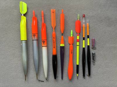 DAIWA製の遠投用ウキを含むウキ　いろいろ　　防災グッズも