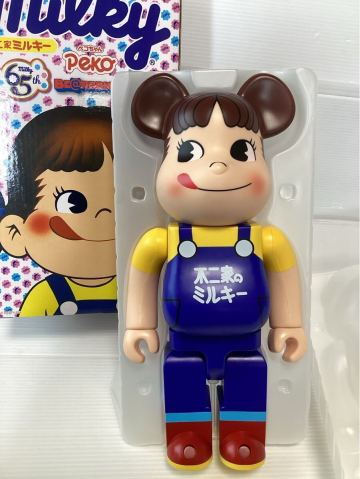 2016年限定 不二家 ペコちゃん 400% BE@RBRICK メディコムトイ マニュアル3 誌上限定 未使用品 Peko-chan Bearbrick Japan レア フィギュア