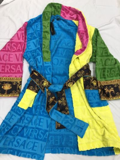 ■ 1円〜スタート # VERSACE # バスローブ # 未使用 # ヴェルサーチ # ガウン # コットン100%#即日発送 # フリーサイズ # マルチカラー