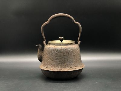煎茶道具 時代物 古作 鉄瓶 龍文堂造 三代 安之介 縦銘 銅蓋 釜師 茶道具