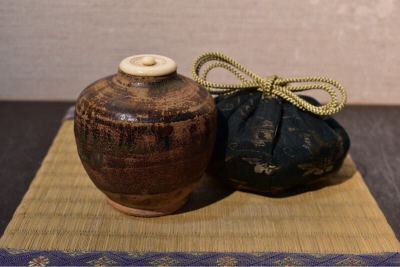 【GE】E299【コレクター所蔵品】時代 磁州窯茶入/中国古玩 中国美術 骨董品 茶入 時代品 美術品 古美術品 ys