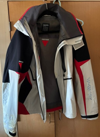 ダイワ　レインマックス　ゴアテックス　レインスーツ　カッパ