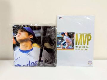 大谷翔平 2024年NL MVP 受賞記念 プレミアムフレーム切手セット&プレミアムビッグタオル 2点セット ドジャース ITQU5GR8ICSO H0