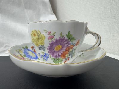 Meissen マイセン ベーシックフラワー カップ＆ソーサー 花柄 ゴールド縁 食器 コーヒーカップ ティーカップ 洋食器 【0311稲37】