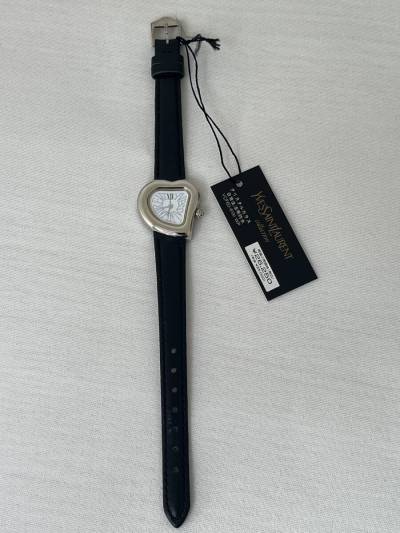 【M111】未使用品 貴重 YVESSAINTLAURENT YCF60-6191 WP ハート型 cal.4520 クォーツ レディース時計 稼働品 タグ付き 保管品