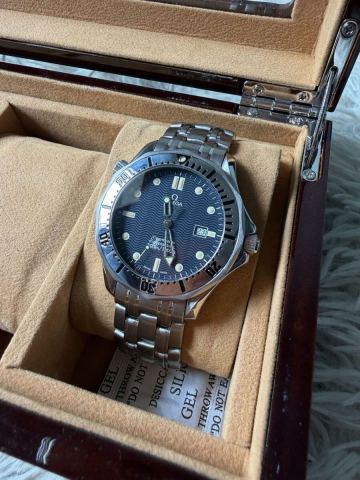 OMEGA Seamaster Professional 300M クォーツ 41mmブルーウェーブダイヤル / シルバーベゼル