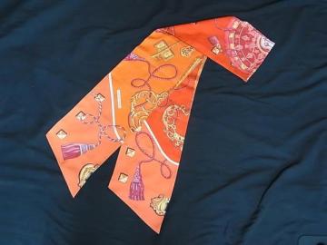 1円 HERMES エルメス LES CLES【鍵柄】マキシツイリー シルク100% リボンスカーフ レディース オレンジ系 FY0989