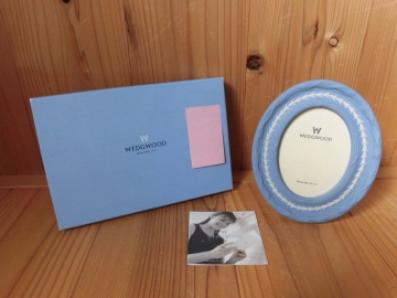 【陶器祭!!】 WEDGWOOD ジャスパー フォトフレーム オーバル型 ペールブルー 写真立て 箱記載有 ウェッジウッド 激安1円スタート