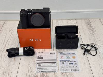 SONY &alpha;7C II ILCE-7CM2 ボディ ミラーレスカメラ　ブラック　純正の予備バッテリー1個と社外充電器付き　