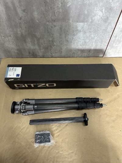 ▽ GITZO G1258 Mountaineer 三脚 脚のみ 雲台なし ジッツオ マウンテニア カーボンファイバー カメラアクセサリー 撮影機材 箱付き 現状品