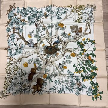 1円〜 未使用自宅保管品　エルメス HERMES カレ90 AU COEUR DES BOIS 森の中で シルクスカーフ 大判スカーフ シルク100 箱付き