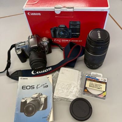 Canon キャノン　EOS Kiss X3 ダブルズームキット 一眼レフカメラ