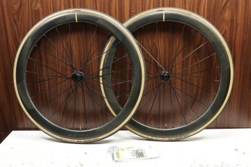 ○MAVIC マビック COSMIC SLR 45 DISC シマノフリー 11/12s対応 チューブレス カーボンホイールセット 美品