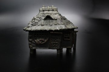 【江】時代 本間琢斎 銅製 葛家形香炉 15㎝&times;8.5㎝&times;12.5㎝ 在銘 古美術品(香道具茶道具置物小物入)BX2155 OTsskr