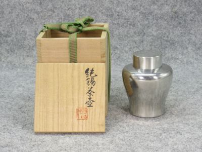 五世 秦 蔵六 造 純錫茶壷「 通仙 」 茶壺 共箱 検/　 煎茶道具 錫器 茶器 茶入 茶心壺　　