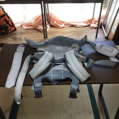 ベビービョルン ハーモニー 抱っこひも メッシュ クリーム スタイカバー付