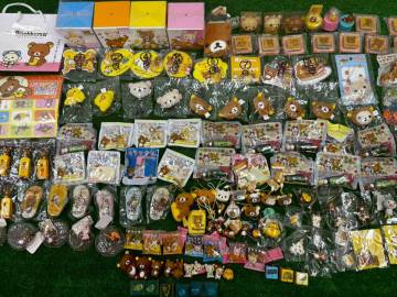 S0306G リラックマ 大量 セット グッズ おもちゃ ストラップ キーホルダー フィギュア マスコット ミニ ボトルライト バッジ スタンプ 