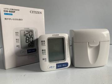 ③y498◆CITIZEN シチズン◆手首式 血圧計 CH-650F デジタル血圧計 ハードカフ 健康管理 家庭用血圧計 コンパクト 見やすい大型表示 動作OK