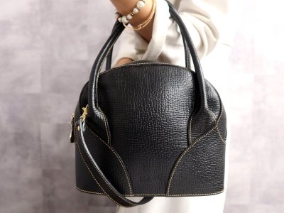 ●超美品●LOEWE ロエベ●ロゴ型押し●カーフ レザー 本革●2way ハンド バッグ●黒●ゴールド金具●腕掛け●収納 かばん●Js65760