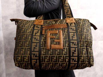 ●超美品●FENDI フェンディ●ズッカ●FFロゴ●ナイロンキャンバス カーフ レザー 本革●トート バッグ●黒 ブラウン●A4 収納●Js65978