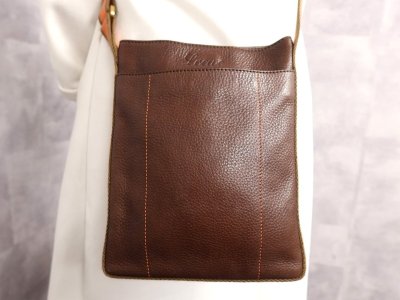 ●超美品●LOEWE ロエベ●メンズ●ロゴ型押し●カーフ レザー 本革●ショルダー バッグ●ブラウン●ゴールド金具●斜め掛け●収納●Js65864