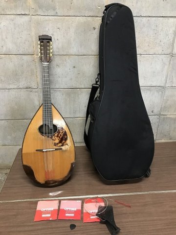 ★【現状渡し　ジャンク扱い　未整備品】　マンドリン　ケース付き　楽器　機材　弦楽器　ビンテージ物　vintatge　レトロ　アンティーク