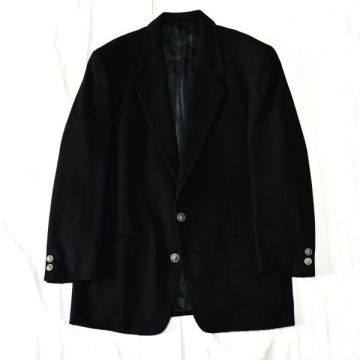 ★★GIANNI VERSACE★ベルサス★イタリア★ヴェルサーチ★ウール&カシミヤ★ 黒ブラックのメタル釦のゴージャスなジャケット　52・L～LL